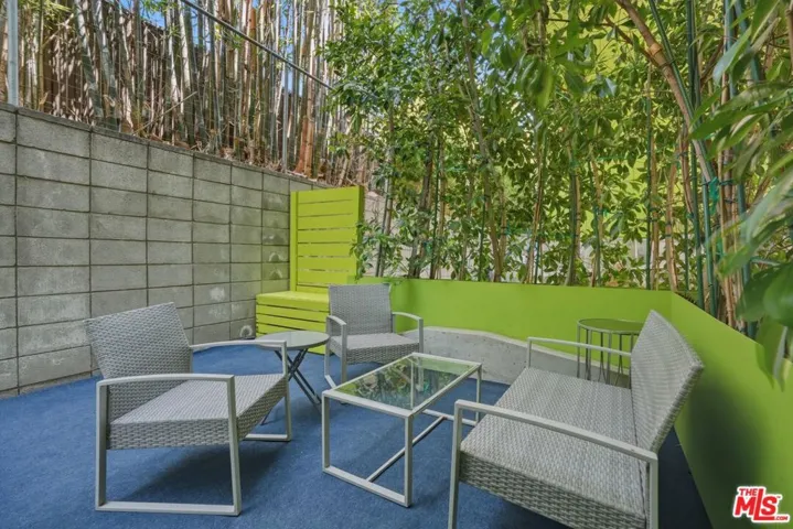 825 N Kings Road 1, West Hollywood, California 90069