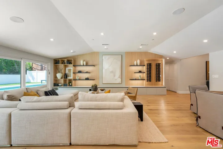 20748 Burbank Boulevard, Woodland Hills, California 91367