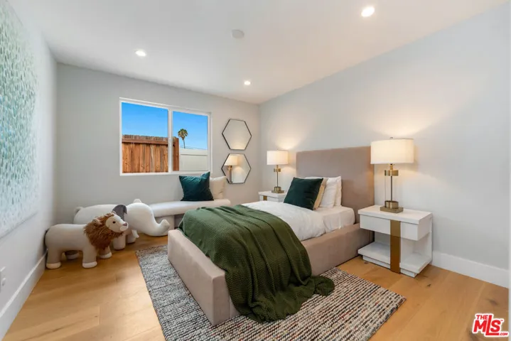 20748 Burbank Boulevard, Woodland Hills, California 91367