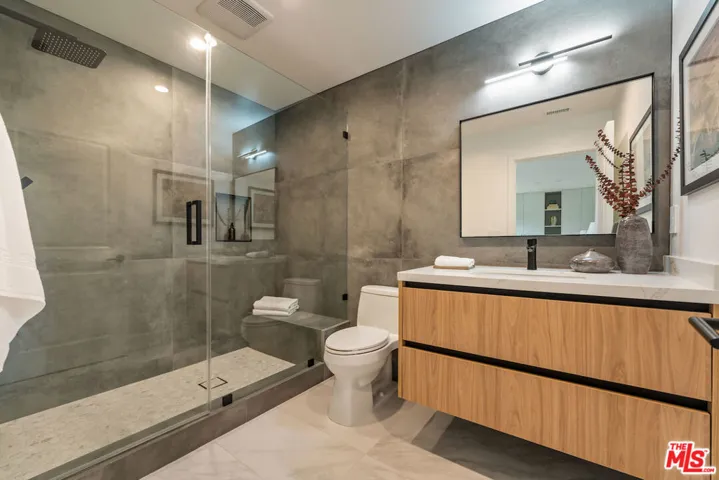 20748 Burbank Boulevard, Woodland Hills, California 91367