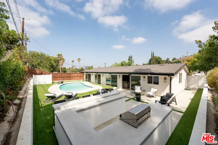 20748 Burbank Boulevard, Woodland Hills, California 91367