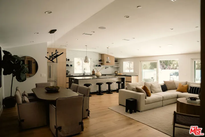20748 Burbank Boulevard, Woodland Hills, California 91367