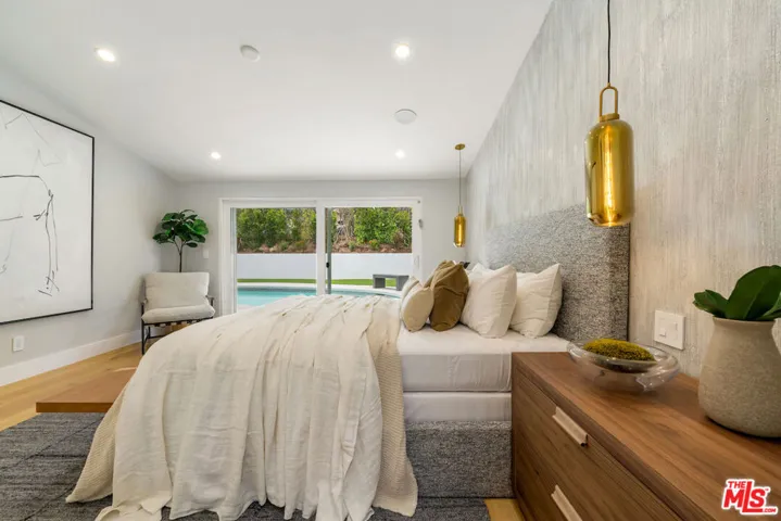 20748 Burbank Boulevard, Woodland Hills, California 91367