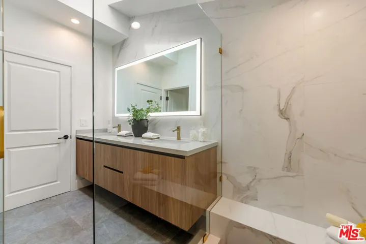 20748 Burbank Boulevard, Woodland Hills, California 91367