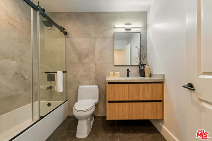 20748 Burbank Boulevard, Woodland Hills, California 91367