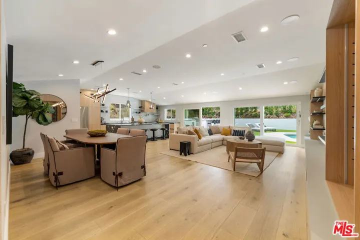 20748 Burbank Boulevard, Woodland Hills, California 91367