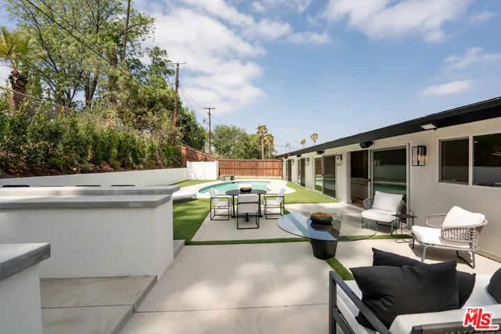 20748 Burbank Boulevard, Woodland Hills, California 91367