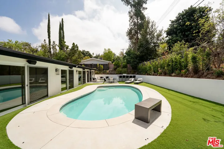20748 Burbank Boulevard, Woodland Hills, California 91367