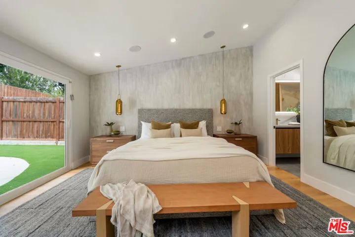 20748 Burbank Boulevard, Woodland Hills, California 91367