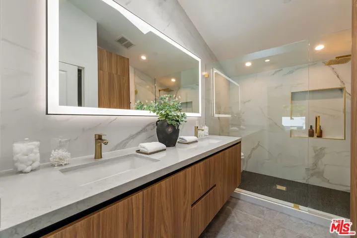 20748 Burbank Boulevard, Woodland Hills, California 91367