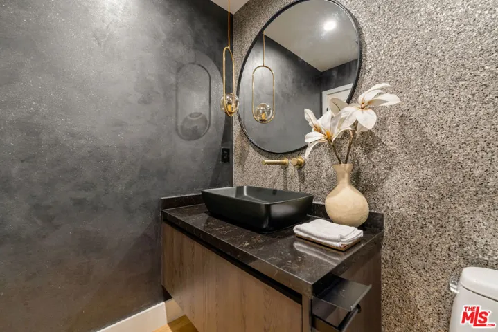 20748 Burbank Boulevard, Woodland Hills, California 91367