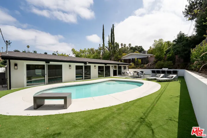 20748 Burbank Boulevard, Woodland Hills, California 91367