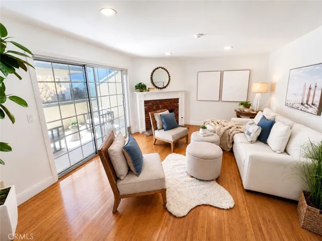 Family Room with balcony