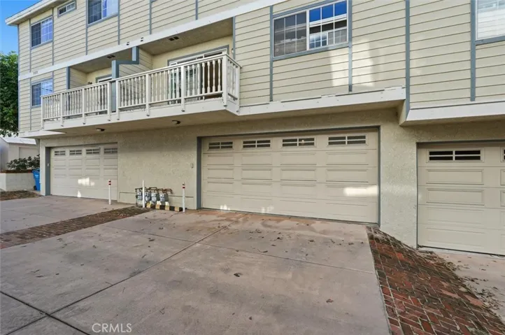 Oversized two car garage accessed via private​​‌​​​​‌​​‌‌​​‌​​​‌‌​​​‌​​‌‌​​‌‌​​‌‌​​​​ driveway.