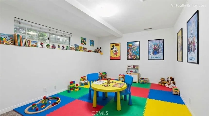 Bonus room - Virtually staged