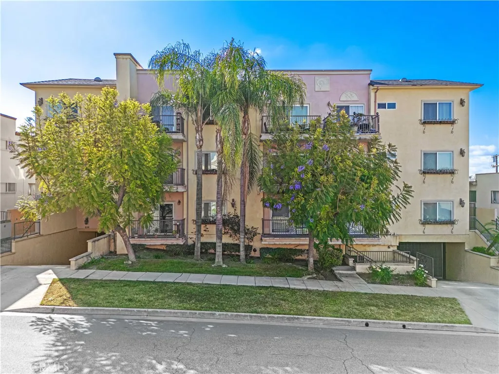 626 E Orange Grove Ave