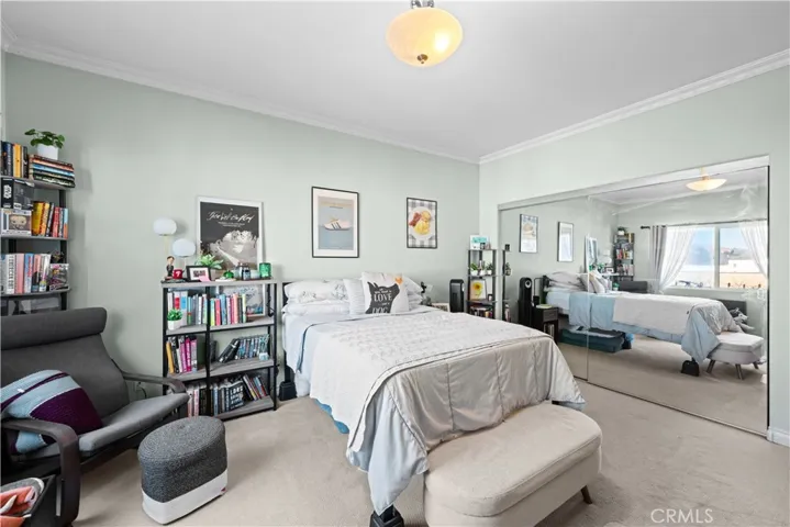 Primary bedroom tenant's furnishings-vacant now