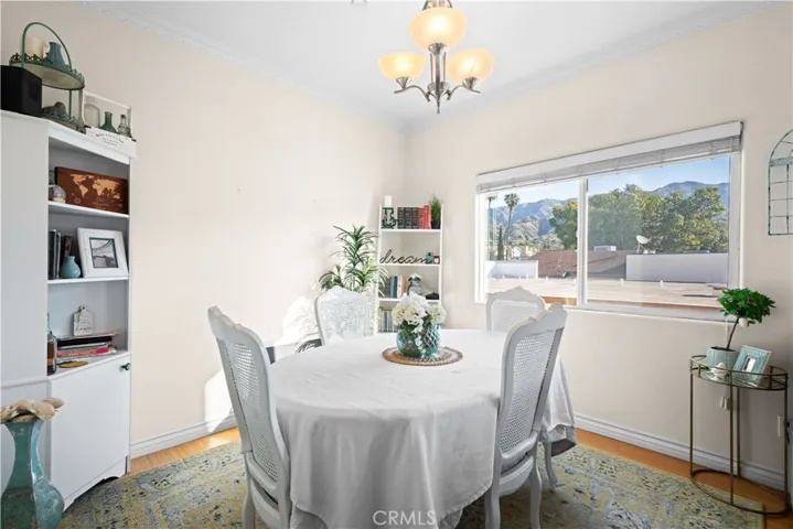 Dining room tenant's furnishings-vacant now