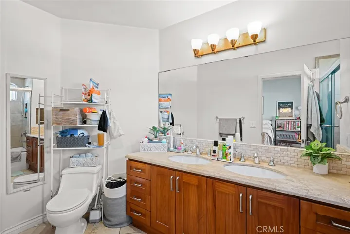 Primary bathroom tenant's belongings-vacant now