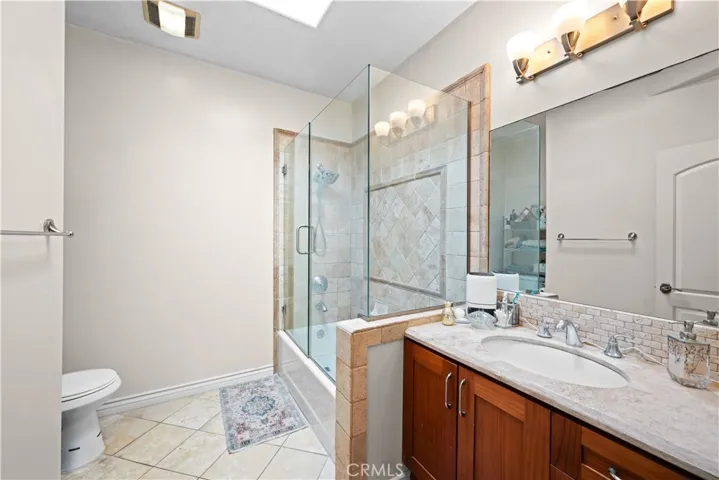 Hall Full bathroom
