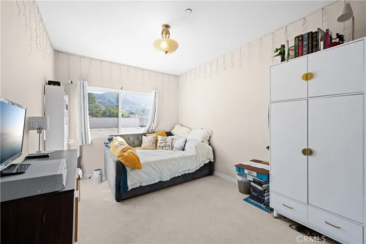 Bedroom 1 tenant's furnishings-vacant now
