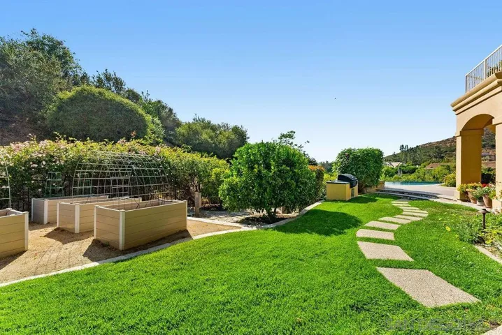 6253 Clubhouse Drive, Rancho Santa Fe, California 92067