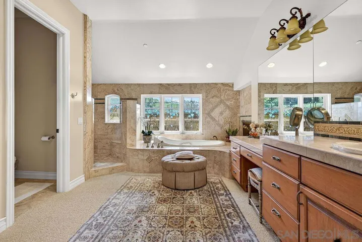6253 Clubhouse Drive, Rancho Santa Fe, California 92067