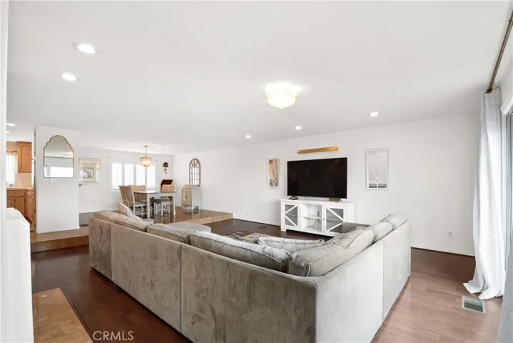 1158 W 11th Street J, San Pedro, California 90731