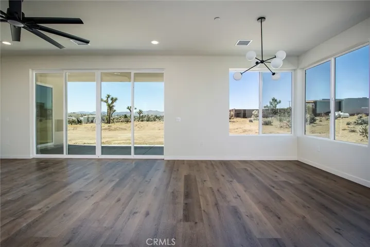 OPEN FLOOR PLAN VIEW VIEWS VIEWS!