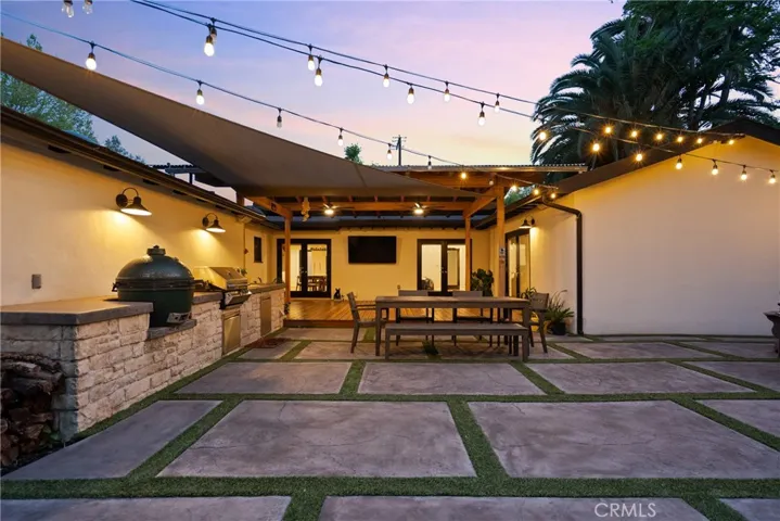 6013 Lubao Avenue, Woodland Hills, California 91367