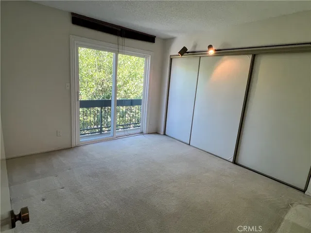 14560 Clark Street 204, Sherman Oaks, California 91411