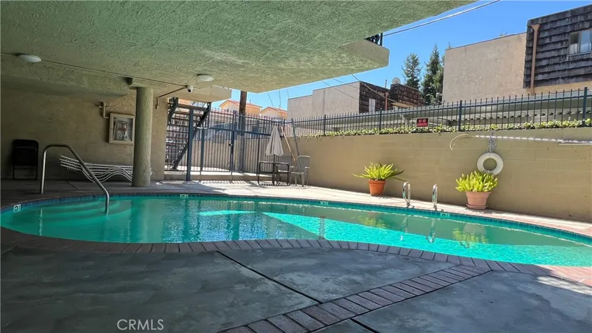 14560 Clark Street 204, Sherman Oaks, California 91411