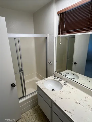 14560 Clark Street 204, Sherman Oaks, California 91411