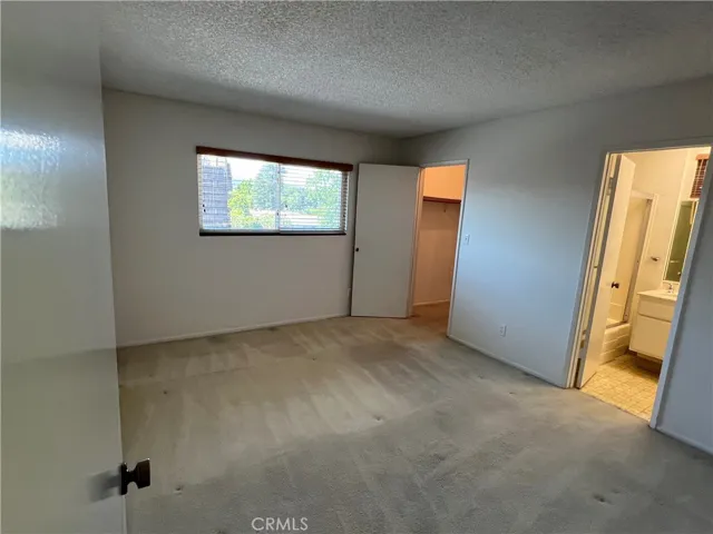 14560 Clark Street 204, Sherman Oaks, California 91411
