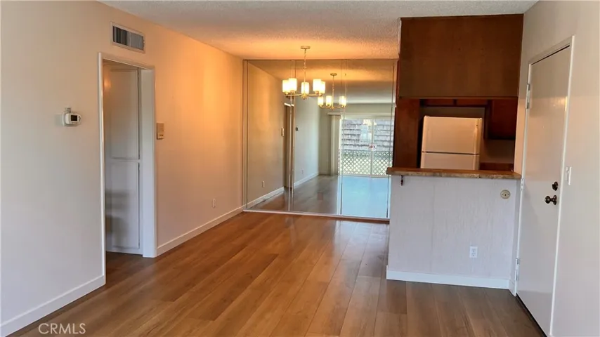 14560 Clark Street 204, Sherman Oaks, California 91411