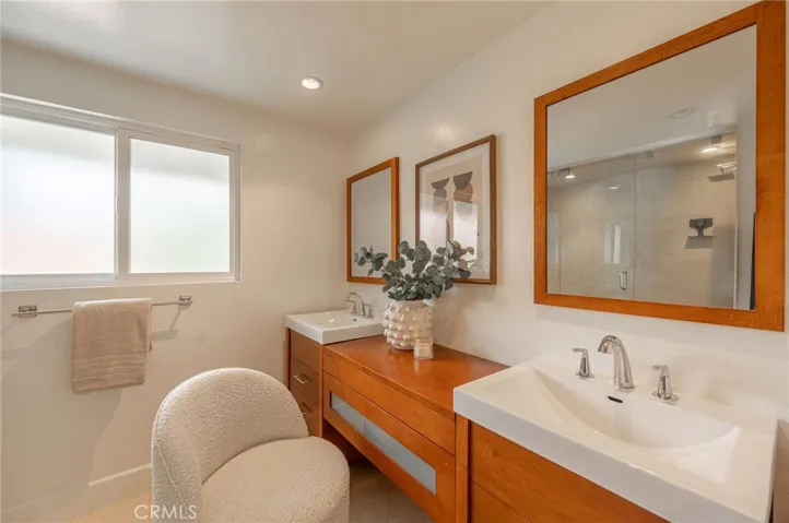 19281 Berclair, Tarzana, California 91356