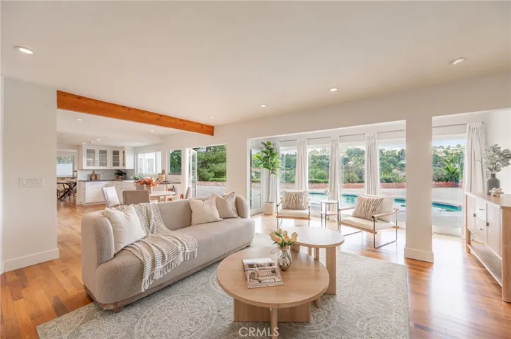 19281 Berclair, Tarzana, California 91356