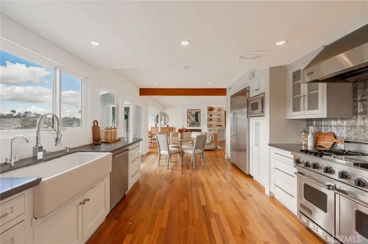 19281 Berclair, Tarzana, California 91356