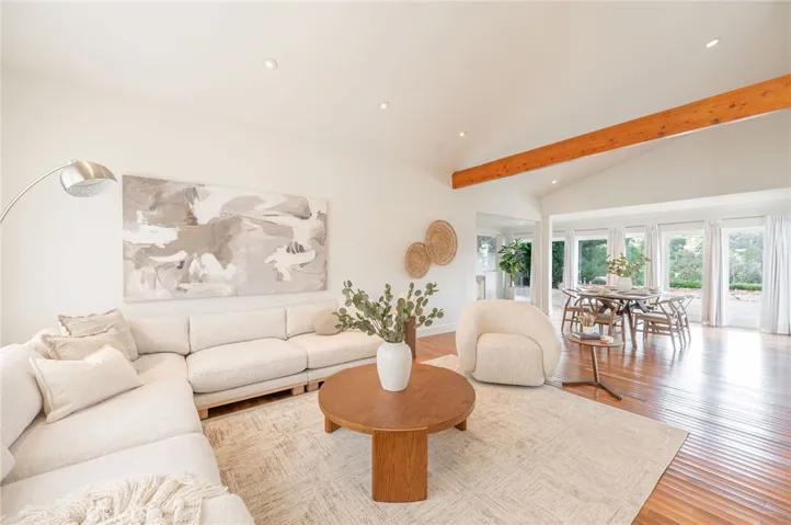 19281 Berclair, Tarzana, California 91356