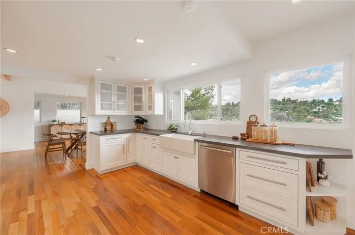 19281 Berclair, Tarzana, California 91356