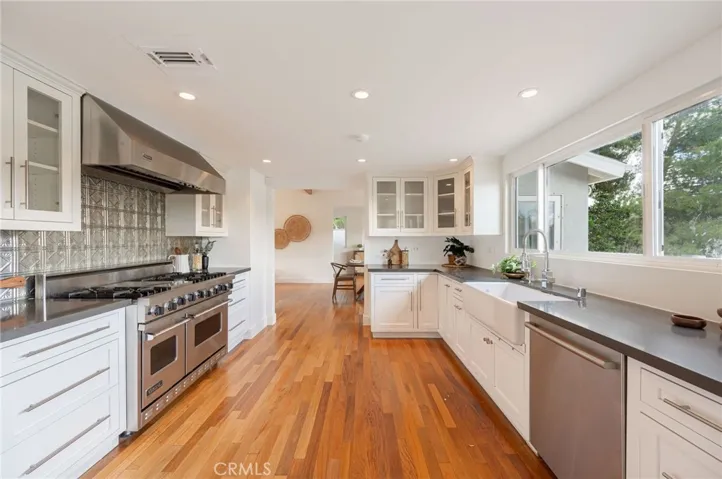 19281 Berclair, Tarzana, California 91356