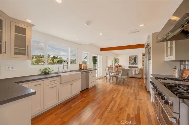 19281 Berclair, Tarzana, California 91356