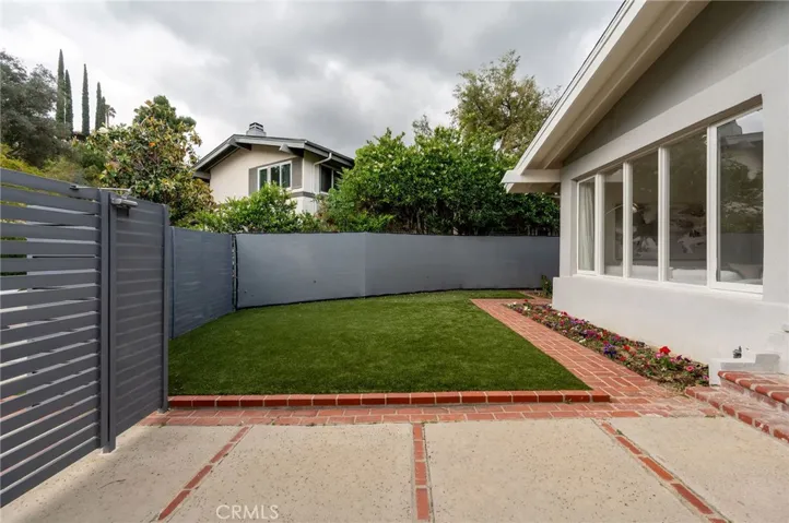 19281 Berclair, Tarzana, California 91356
