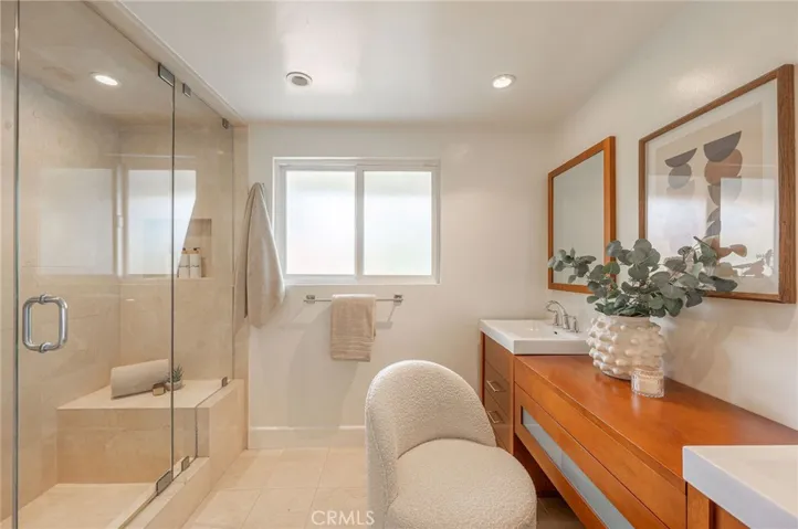 19281 Berclair, Tarzana, California 91356