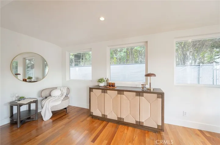 19281 Berclair, Tarzana, California 91356