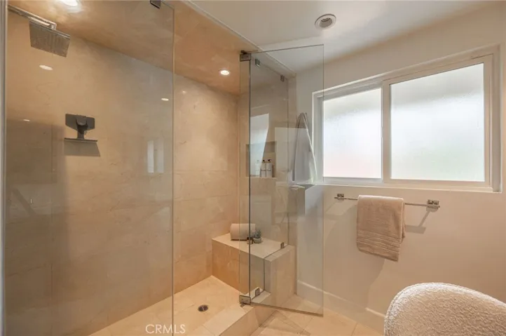 19281 Berclair, Tarzana, California 91356
