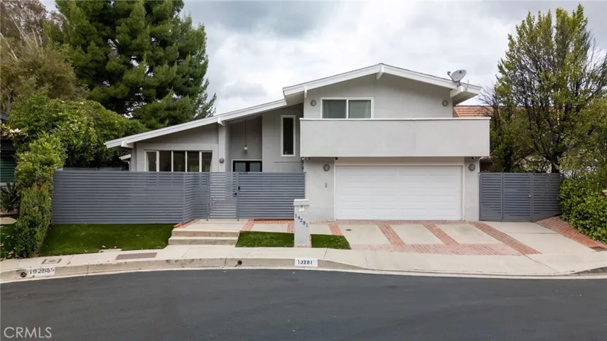 19281 Berclair, Tarzana, California 91356