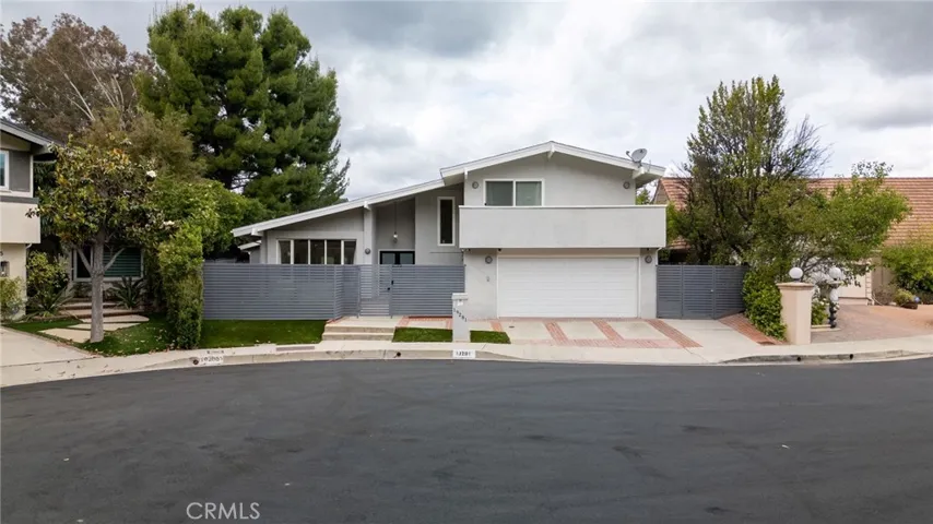 19281 Berclair, Tarzana, California 91356