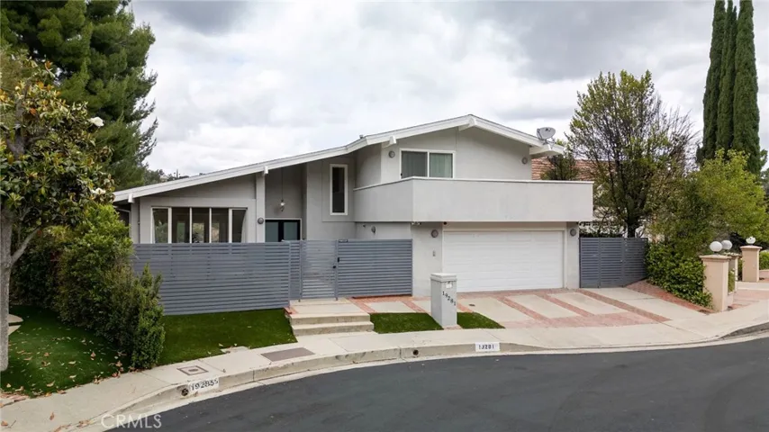 19281 Berclair, Tarzana, California 91356