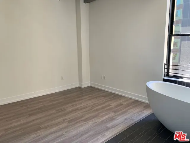 727 W 7th Street 614, Los Angeles, California 90017